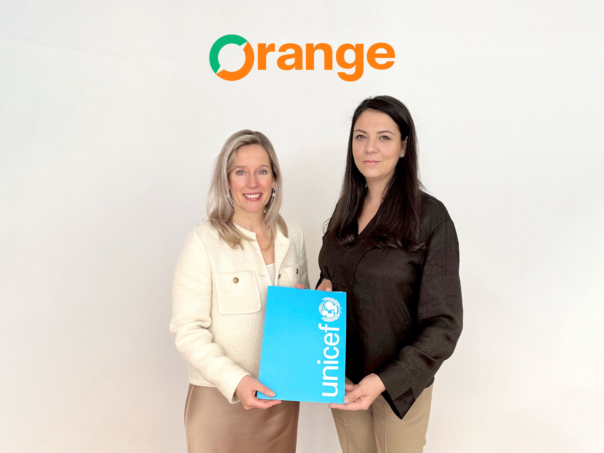 Книжарници Orange и УНИЦЕФ обединяват усилия за по-добро образование и повишаване на грамотността на децата в България