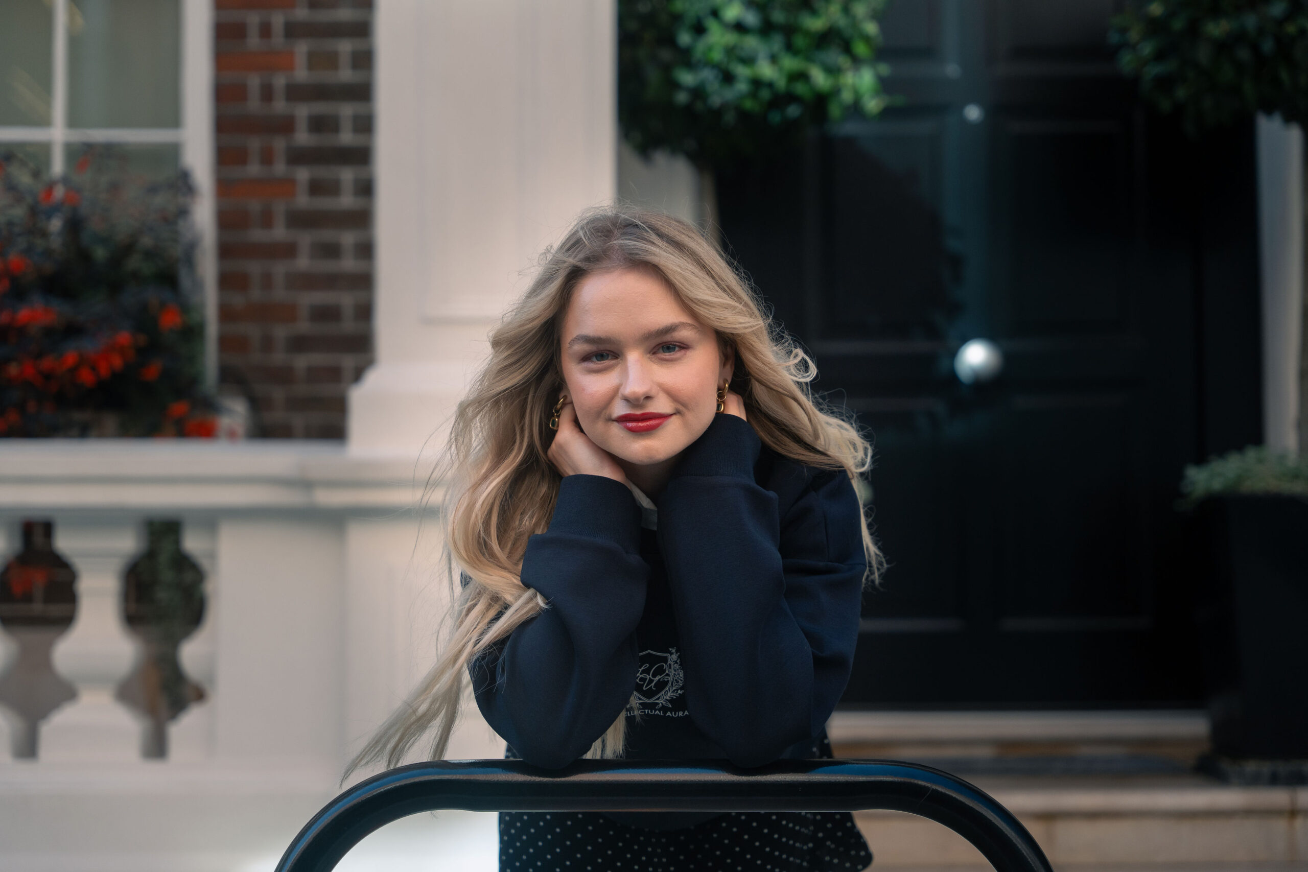 Angelina с нов сингъл „Хипноза“ и въпрос към сърцето