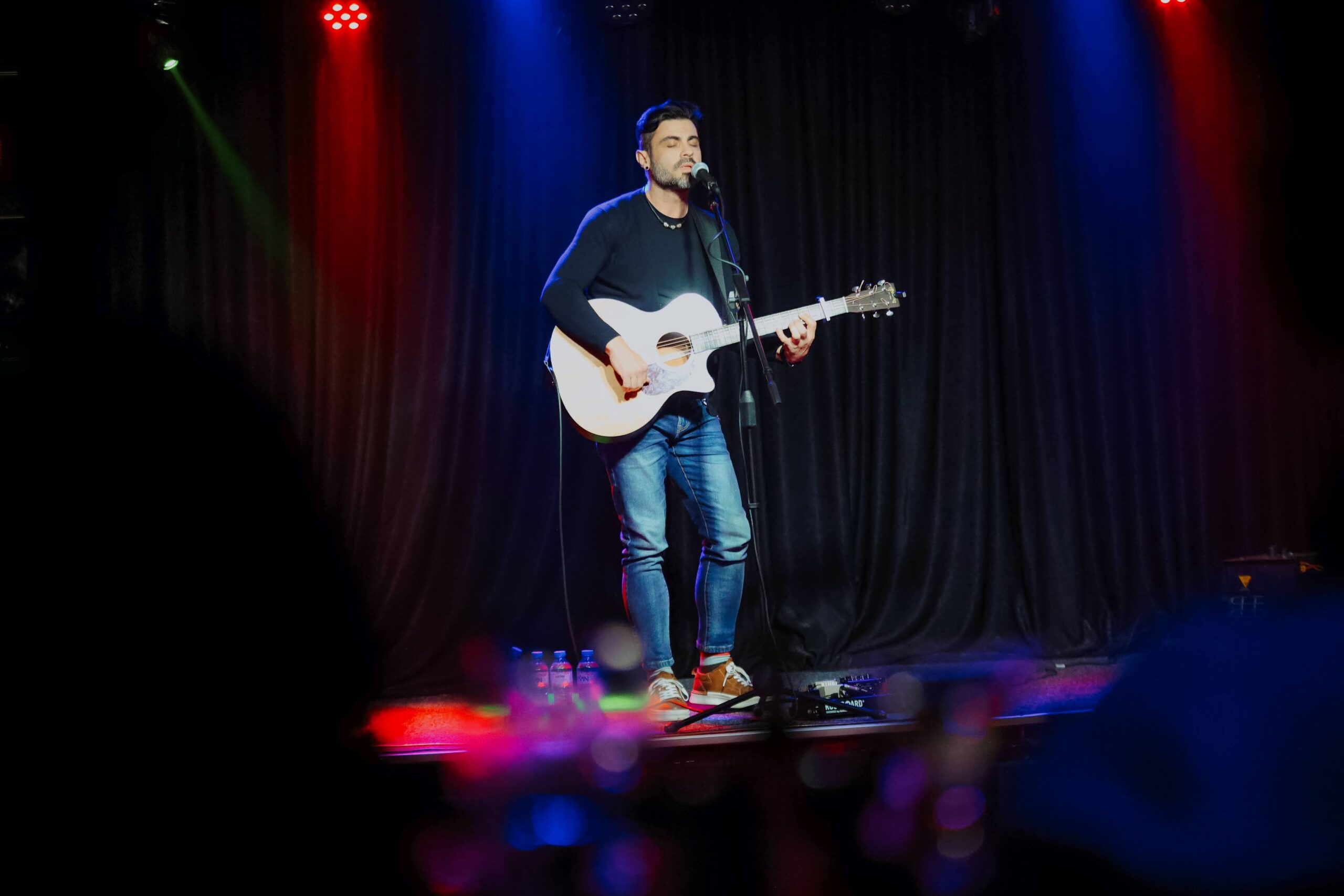 „Ще ти звънна малко по-натам“ – нов сингъл на Алек Кирев