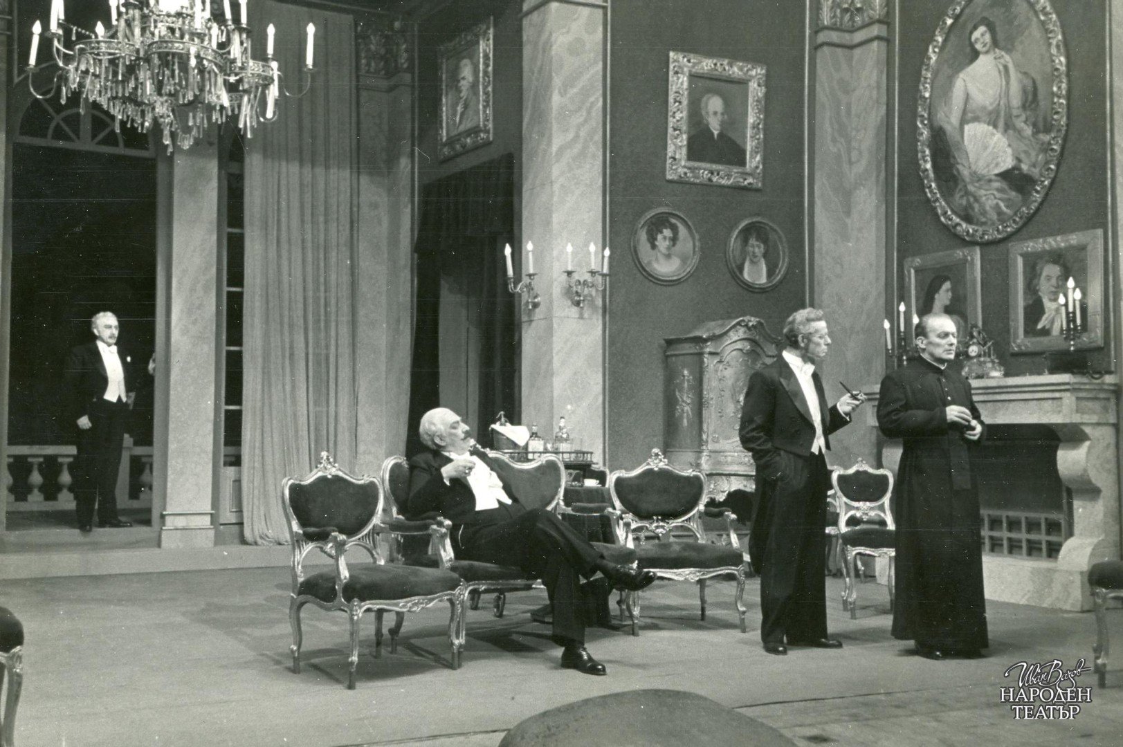 Големият режисьор Ивица Булян изследва моралните изпитания и сблъсъка между традицията и новото време в „Господа Глембаеви“