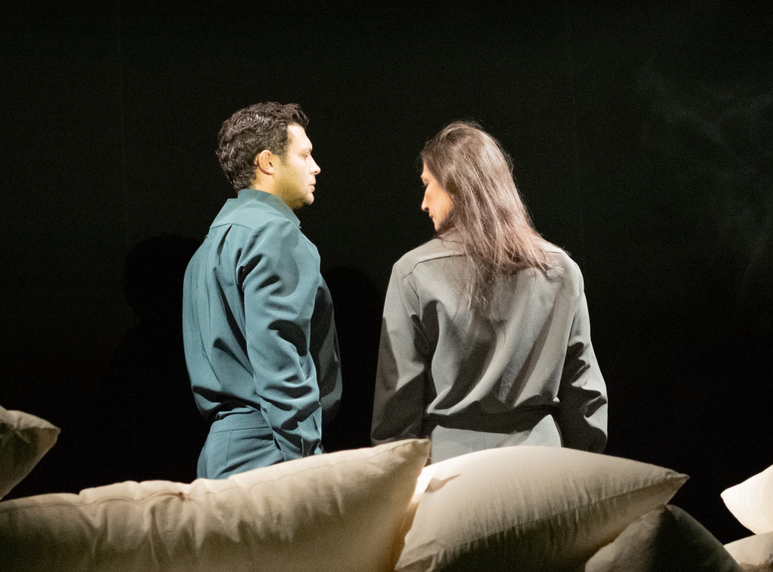 Спектакъл в Народния театър размива границите между сън и действителност