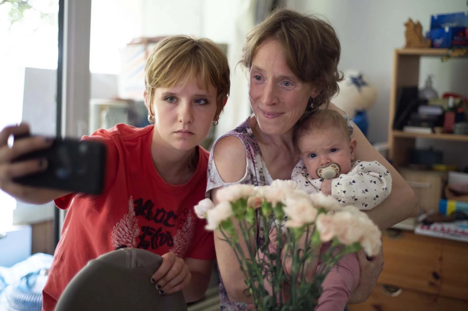 Наградените в Кан „Звукът от падането“ и „Млади майки“ с премиери на 30-ия СФФ