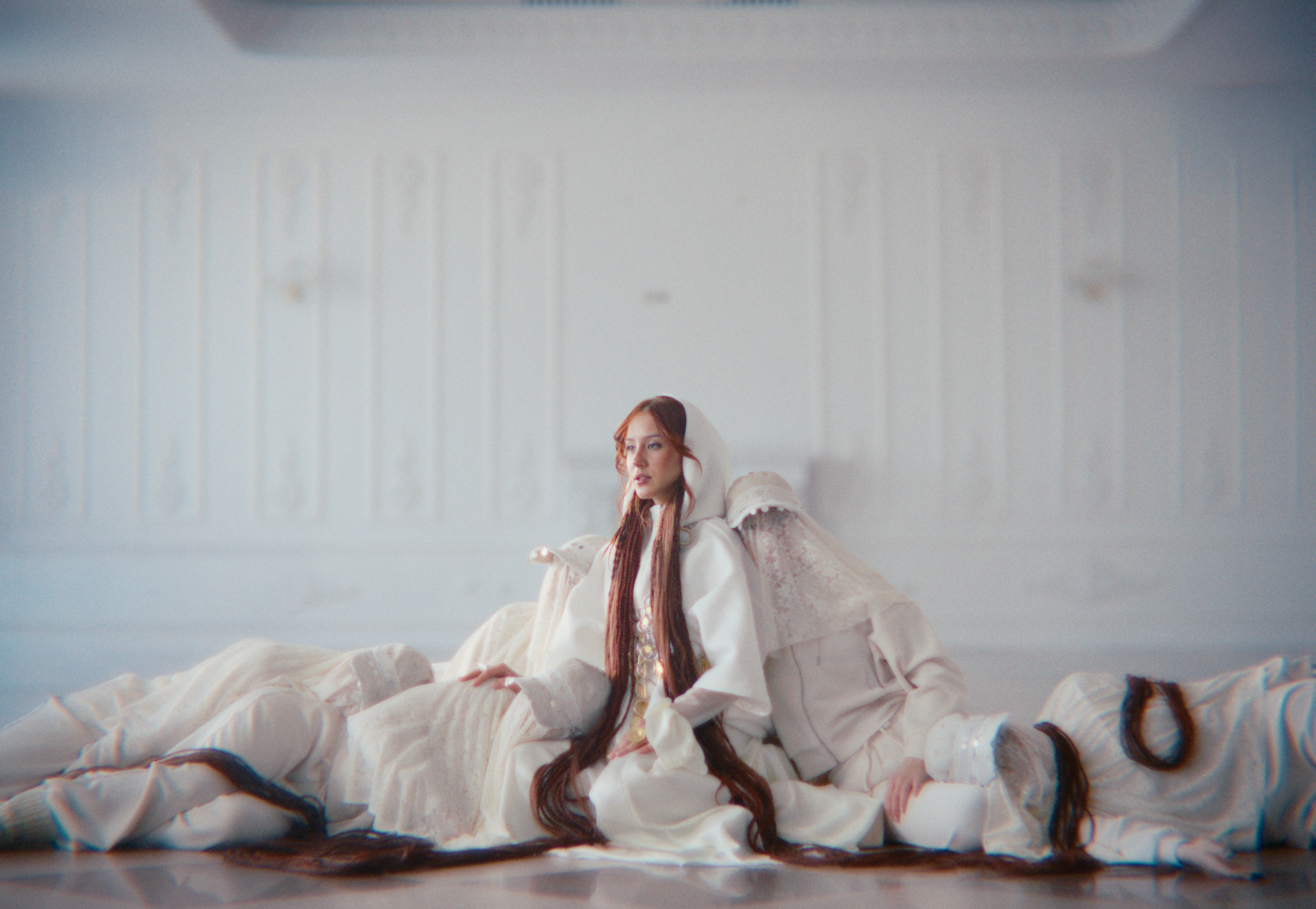 MONA завършва своята музикална трилогия с „Давам“