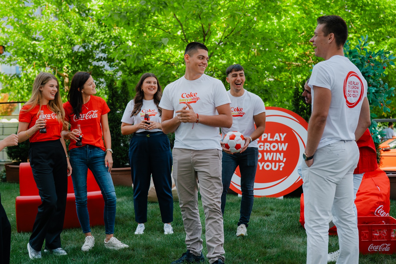 Кока-Кола ХБК България стартира едногодишната стажантска програма Coke Internship 2026 