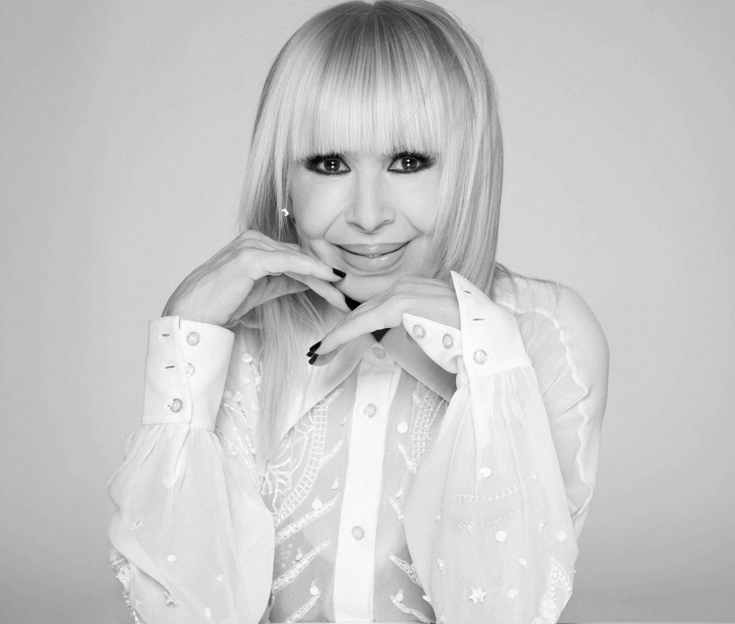 ЛИЛИ ИВАНОВА С ОФИЦИАЛНА ПРЕМИЕРА НА „СЧУПЕНО СЪРЦЕ“